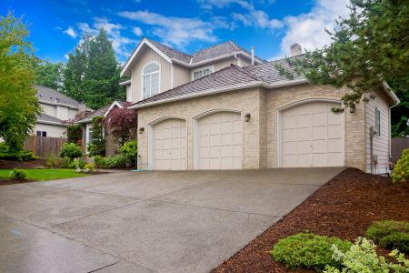 Why Driveway Cleaning Is Essential for Your Home’s Curb Appeal