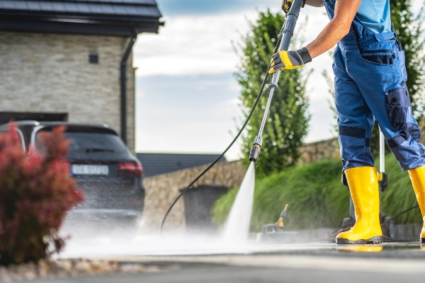 Pressure wash vs soft wash